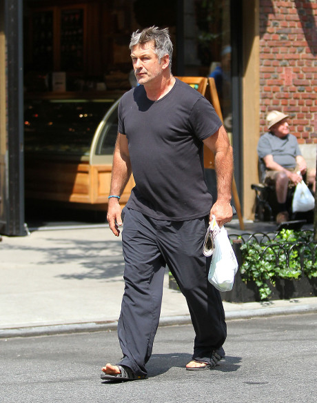 Alec Baldwin Unleashes his Fury on Overzealous Paparazzi in NYC — Get Away from my Wife and Baby! (VIDEO)
