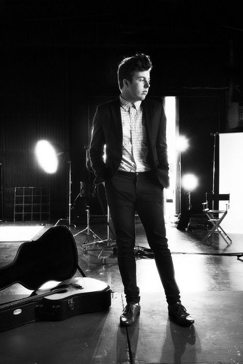 Alex Preston American Idol “Sweater Weather” Video 4/30/14 #IdolTop5