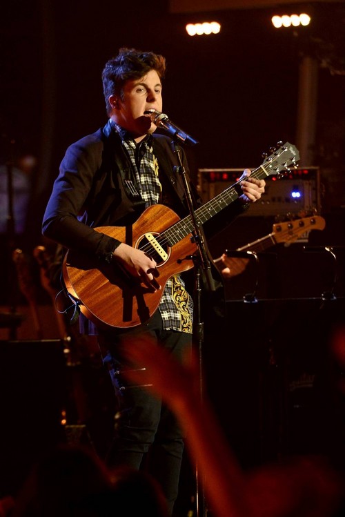 Alex Preston American Idol “Fairytales” Video 4/2/14 #IdolTop8
