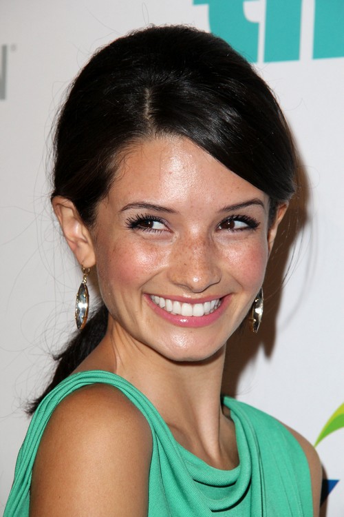 The Young and the Restless (Y&R) Spoilers: Alice Greczyn Debuts as Emma, Victor’s Secret Daughter
