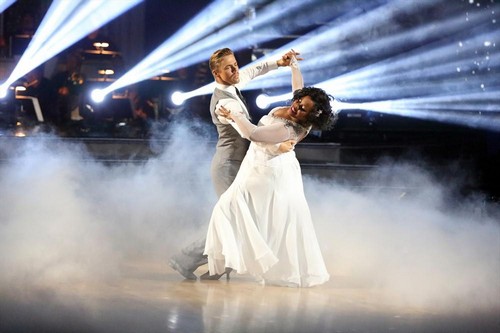Amber Riley Dancing With the Stars Charleston Video 11/25/13