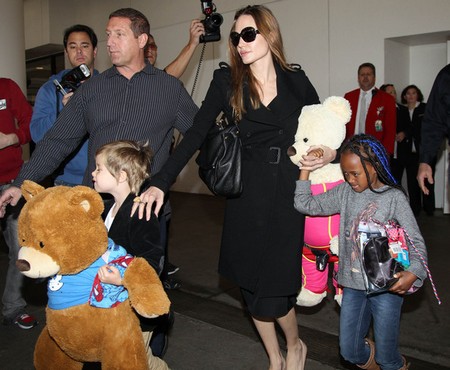 Angelina Jolie Stuggles To Overcome Anorexia