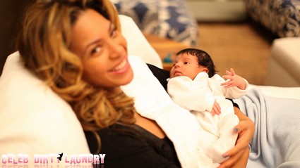 First Look At Beyonce’s Little Girl Blue Ivy (Photos)