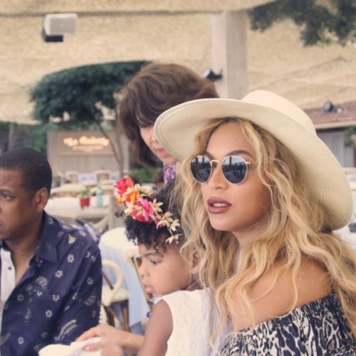 Beyoncé And Jay Z Explosive Fights Reveal Crumbling Marriage – Living On Opposites End of Brand New Mansion?
