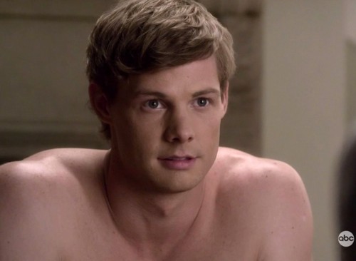 Pretty Little Liars Brandon Jones Arrested For Assault With A Firearm – Allegedly Pulled A Gun On Neighbor