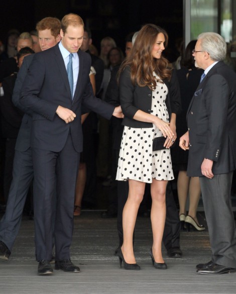 Kate Middleton Battles Interfering Royals, Demands Prince William Be In Delivery Room