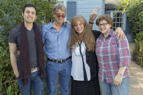 Celebrity Wife Swap LIVE RECAP 4/22/14: Robin Leach and Eric Roberts Swap Lives