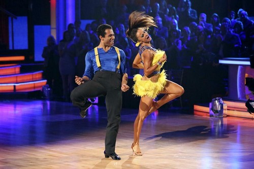 Who Will Win Dancing With The Stars Season 17 Finale and Mirror Ball Trophy? (POLL)