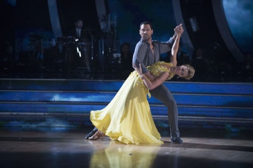 Heather Morris Dancing With The Stars Jive Video Season 24 Episode 2 – 3/27/17 #DWTS