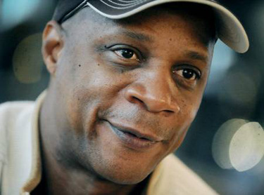 MLB Legend Darryl Strawberry Raises Money for Autism