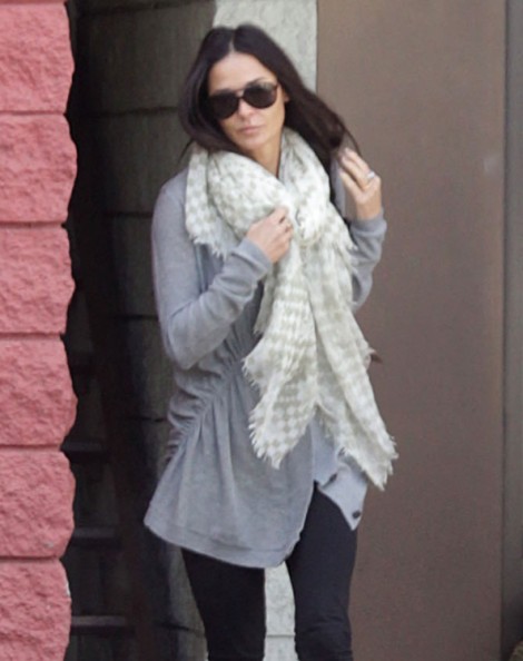 Demi Moore, Ashton Kutcher Divorce Going To Trial, Demi’s Tired Of Ashton Using Her!
