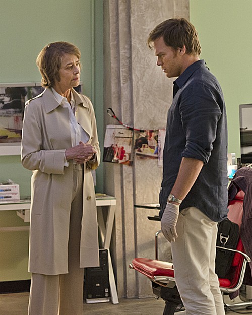 Dexter Finale Spoiler: Dexter Murders Sister Debra In Shocking Ending!