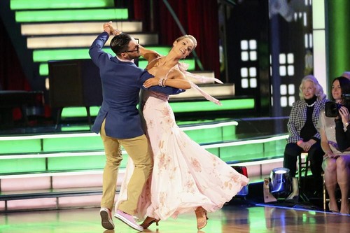 Elizabeth Berkley Dancing With the Stars Jazz Video 11/4/13