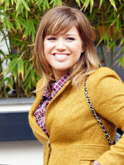 Kelly Clarkson Returns To Reality TV On ABC’s New Singing Competition Show, ‘Duets’