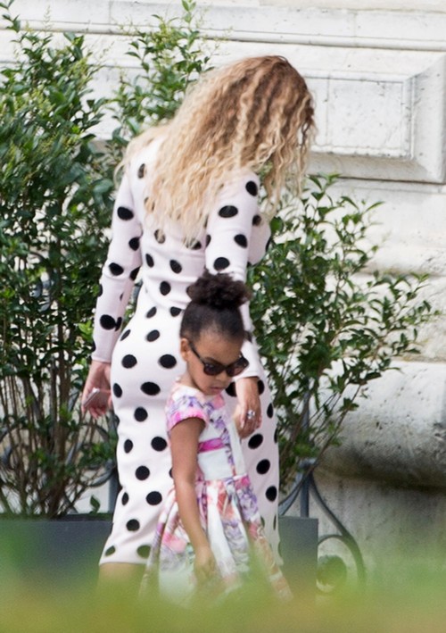 Beyonce, Jay-Z Stage Happy Family Photos Amid Divorce Drama?