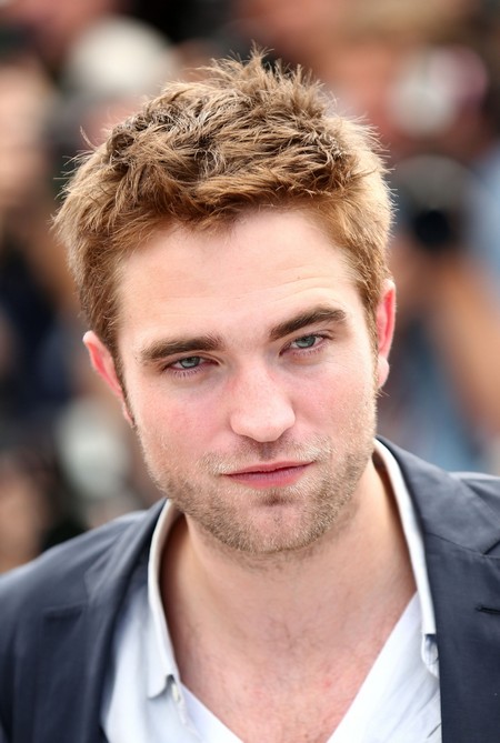 Robert Pattinson Parties Hard and Ignores Kristen Stewart