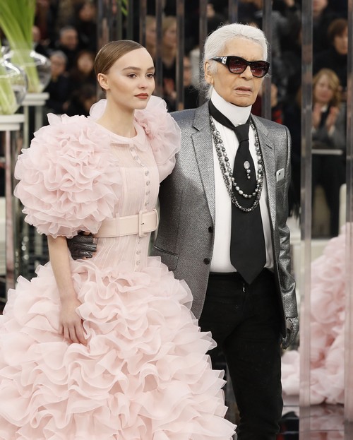 Karl Lagerfeld and Meryl Streep Fight Over Chanel Oscar Dress – Who Is Lying?