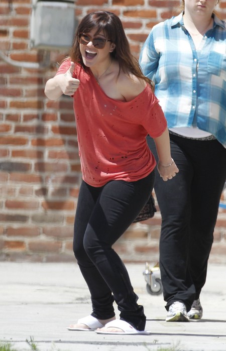 Kelly Clarkson Beats Out Carrie Underwood With The Biggest Selling Single