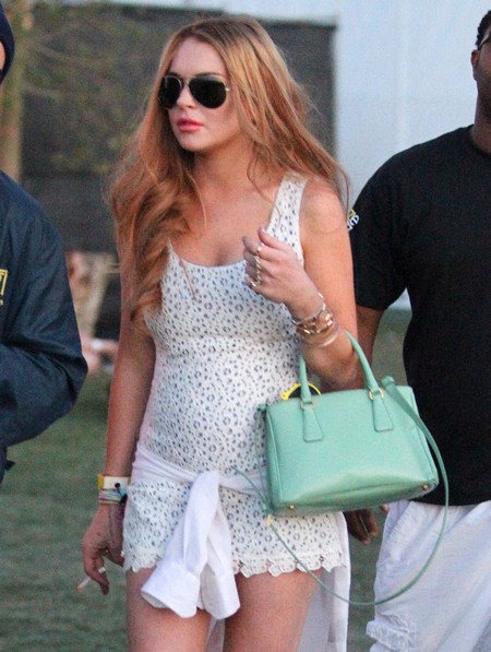 Lindsay Lohan and Michael Lohan Involved In ANOTHER Bar Fight