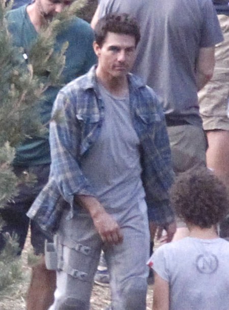 Is Scientology Bending Rule So Tom Cruise Can Keep Suri Cruise Close To Religion? (Photos)