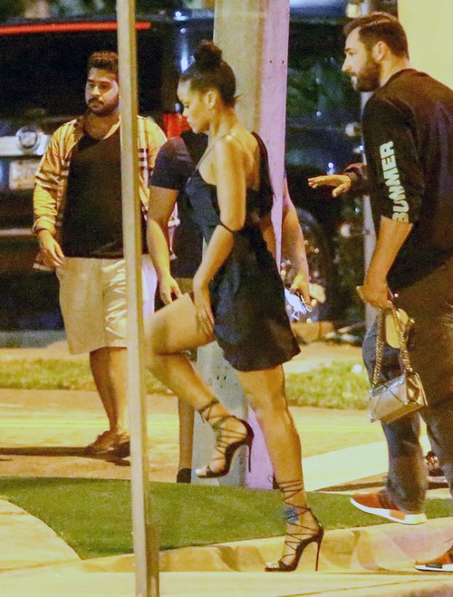 Rihanna Pregnant After Drake’s Announcement: Little Drizzy On The Way?
