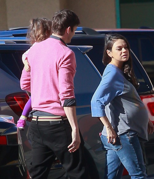 Pregnant Mila Kunis and Ashton Kutcher Pick Up Breakfast Before Mila’s Due Date
