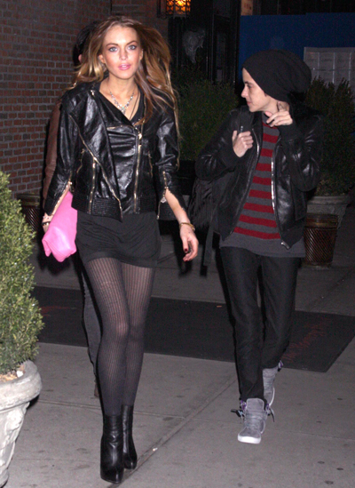 Lindsay Lohan And Sam Ronson “Snuggle” In New York: Are They Back Together AGAIN?