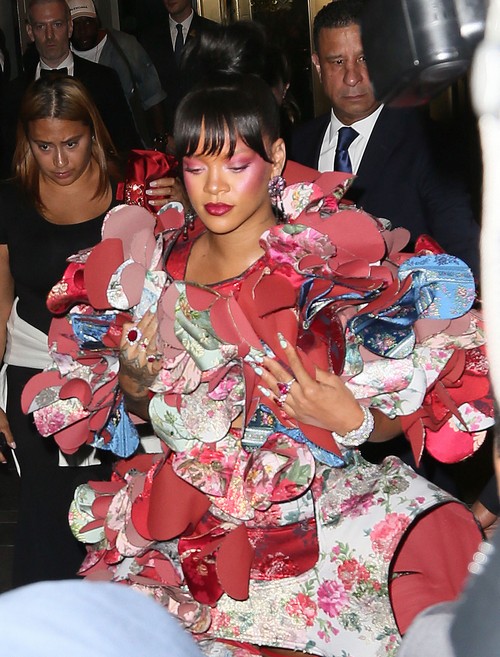 Rihanna Shades Nicki Minaj On Instagram Following The Met Gala