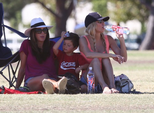 Brandi Glanville’s Children Hate LeAnn Rimes and How She Makes Their Mother Sad (PHOTOS)