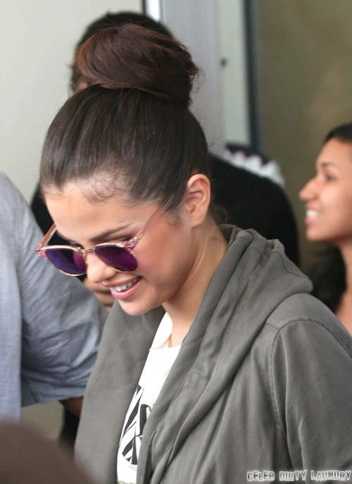 Selena Gomez & Justin Bieber Break Up Again – She Tells Boston Radio Station ‘I’m Available’