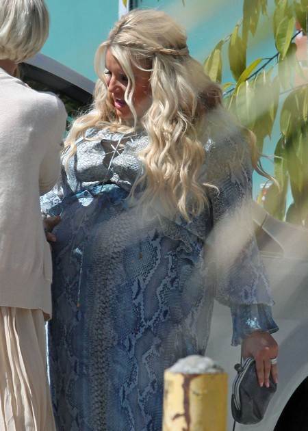 Jessica Simpson Gets $800,000 Push Present For Baby Maxwell’s Photos