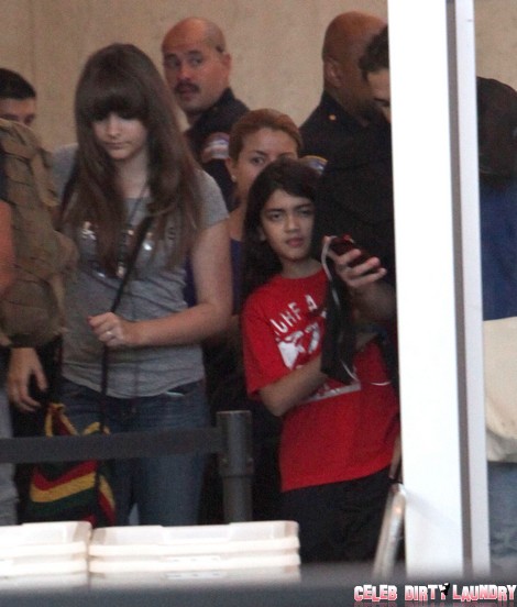 Paris Jackson Defends Michael Jackson On Twitter and Formspring