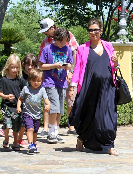 Breaking News: Not A Water Birth For Kourtney Kardashian!