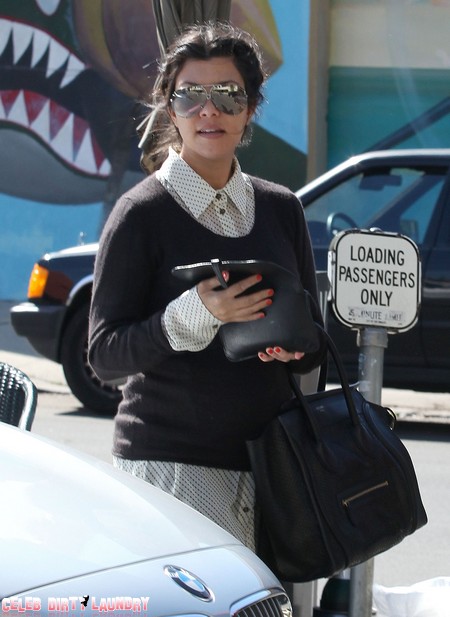 Report: Pregnant Kourtney Kardashian Abandoned By Scott Disick