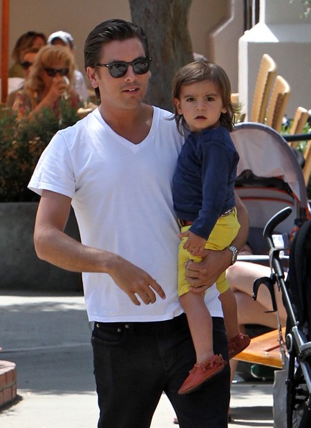Scott Disick Drives Pregnant Kourtney Kardashian To Fight With Her Sister Khloe