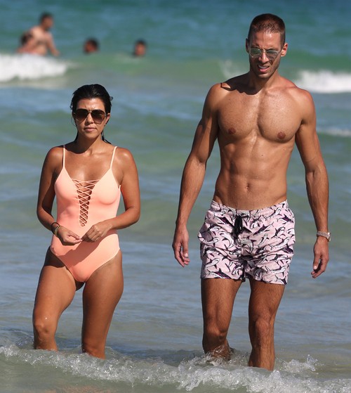 Kourtney Kardashian Breaks Up With Justin Bieber: Odd Couple Split Over Bieber’s Hook-Ups?