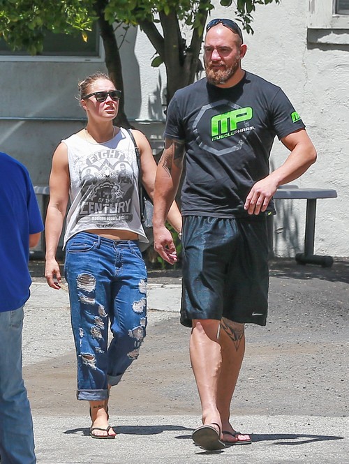 Rhonda Rousey Engaged To Travis Browne: No Flowers For Wedding