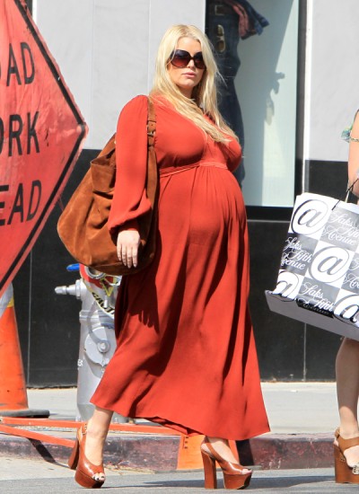 Jessica Simpson’s Weight Loss Battle Begins, Finally Confirms Weight Watchers