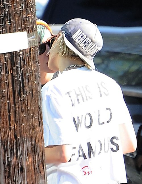 Kristen Stewart Kissing Alicia Cargile in Public: Photos Show Marriage On The Way?