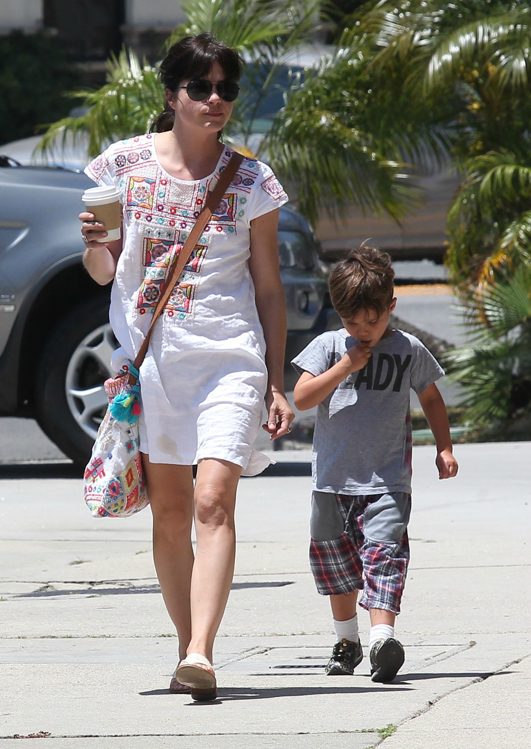 Selma Blair Airplane Breakdown in Front of 4-Year-Old Son Stuns Fellow Passengers