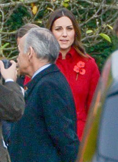 Prince William & Kate Middleton Lend their Royal Support to the Poppy Appeal at Kensington Palace (PHOTOS)