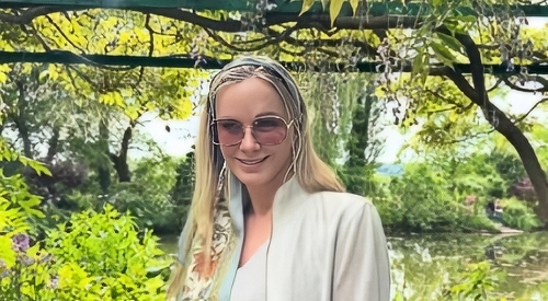 Jennifer Gareis  From B&B Shares Lovely Photos  Of France