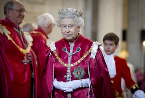 Queen Elizabeth Annoyed: Prince Harry Giving Meghan Markle The Royal Treatment Before Engagement
