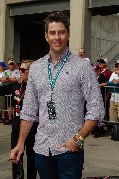 The Bachelor Arie Luyendyk Jr Claps Back At Jef Holm Criticism