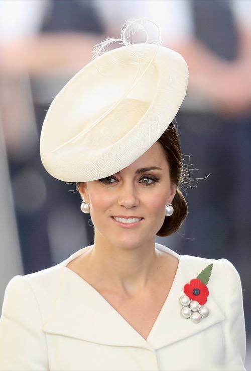 Kate Middleton Banned From Signing Autographs: Palace Fears Forgery and Terrorism