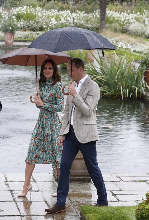 Prince William and Kate Middleton Preparing For Queen Elizabeth’s Death: Urged to Pack Black Emergency Outfits