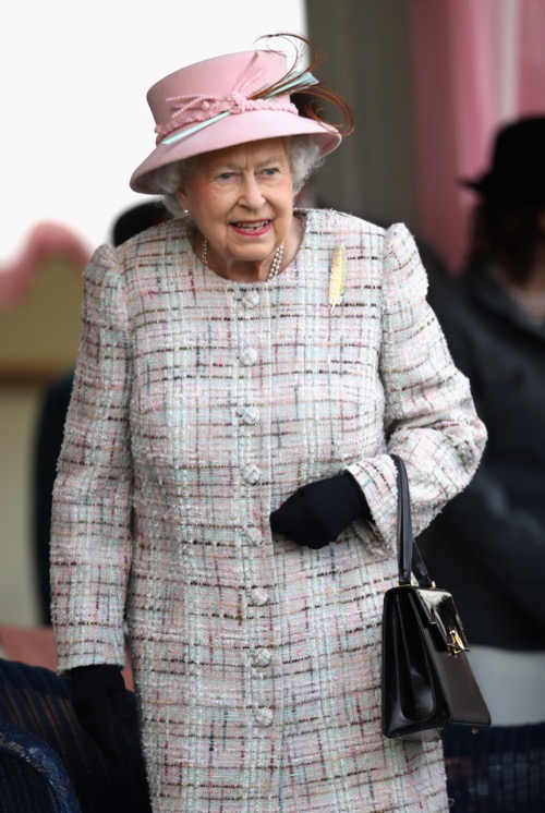 Queen Elizabeth Reveals Gender of Pregnant Kate Middleton’s Baby?