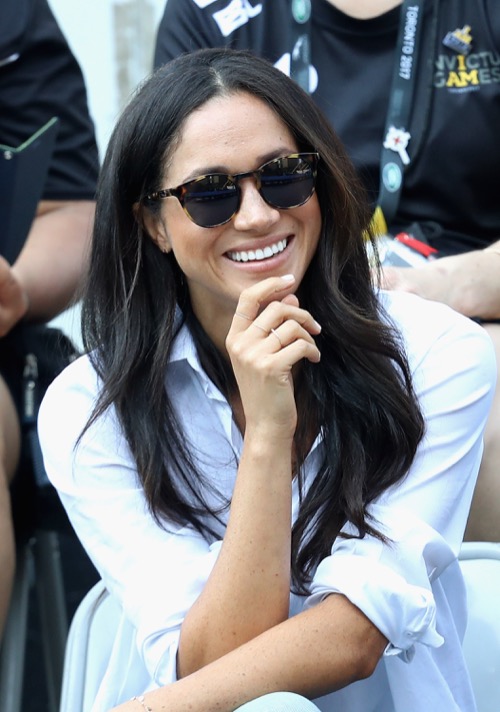Meghan Markle’s Sunglasses Sparkle: Prince Harry’s Future Wife Now A Global Fashion Icon
