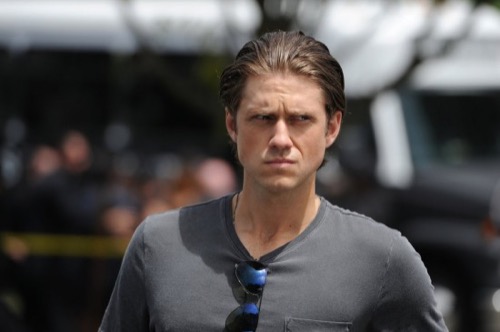 Graceland Recap: 9/10/15 Season 3 Episode 12 “Dog Catches Car”