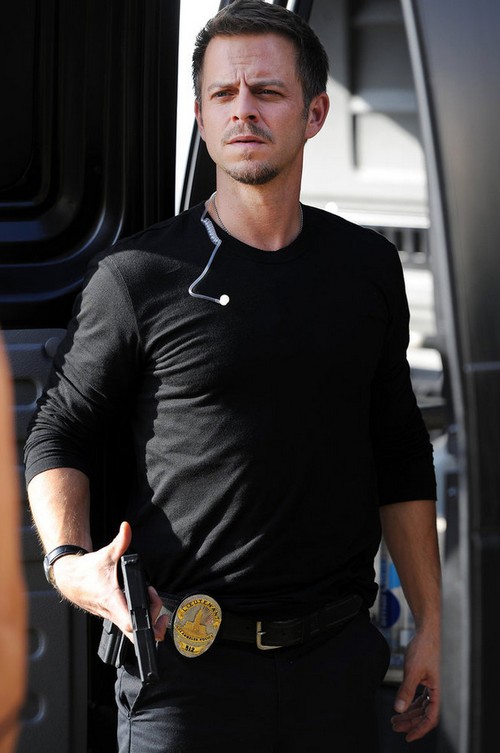 Graceland Detailed Recap: Season 2 Episode 10 “The Head Of The Pig” 8/20/14